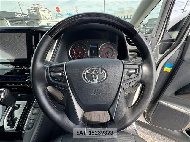 Toyota ALPHARD 2021-04 8071483-12