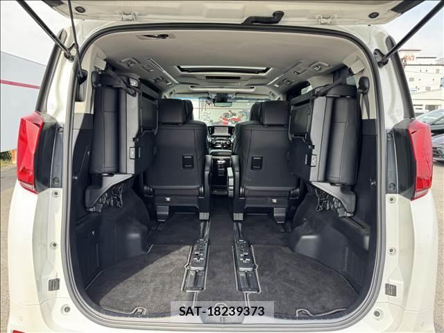 Toyota ALPHARD 2021-04 8071483-19