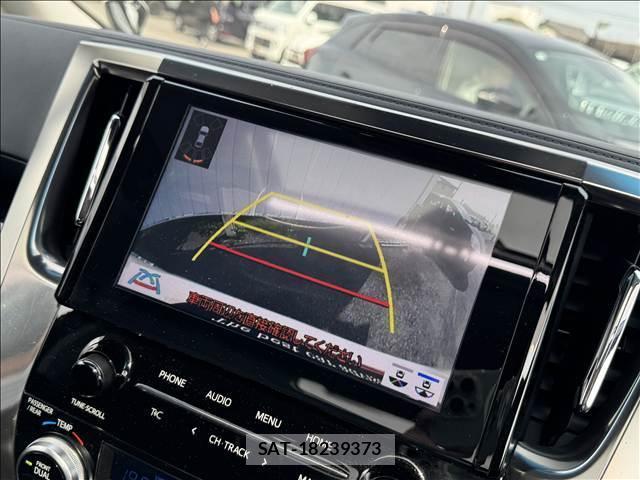 Toyota ALPHARD 2021-04 8071483-2