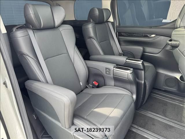 Toyota ALPHARD 2021-04 8071483-7