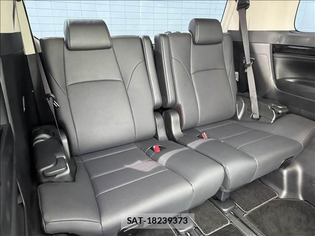 Toyota ALPHARD 2021-04 8071483-8