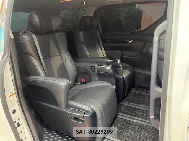 Toyota ALPHARD 2022-03 8072235-8