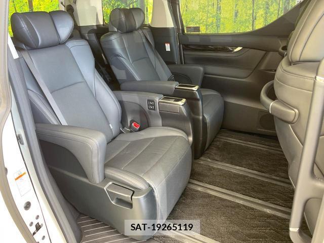 Toyota ALPHARD 2021-05 8072347-8