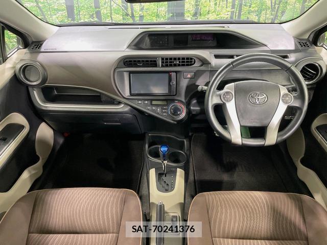 Toyota AQUA 2013-12 8071088-1