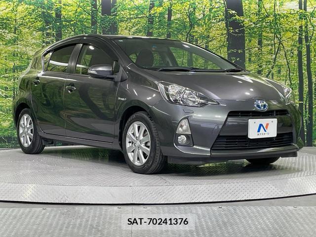 Toyota AQUA 2013-12 8071088-15