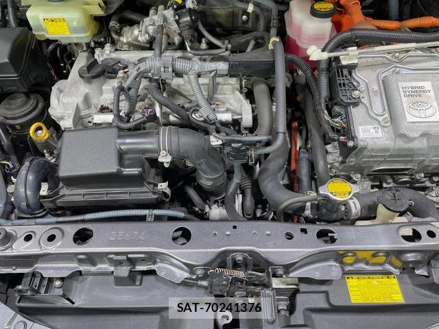 Toyota AQUA 2013-12 8071088-17