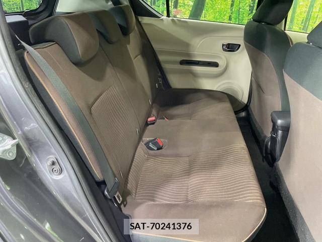 Toyota AQUA 2013-12 8071088-8