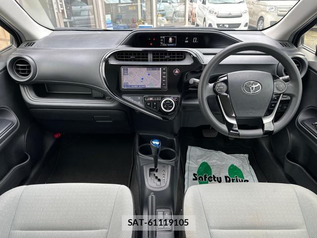 Toyota AQUA 2021-06 8071526-1