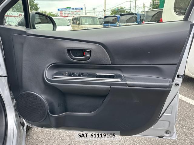 Toyota AQUA 2021-06 8071526-18