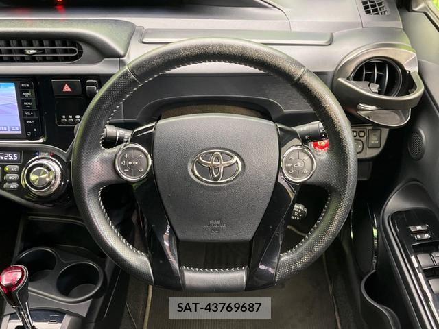 Toyota AQUA 2015-02 8071648-10