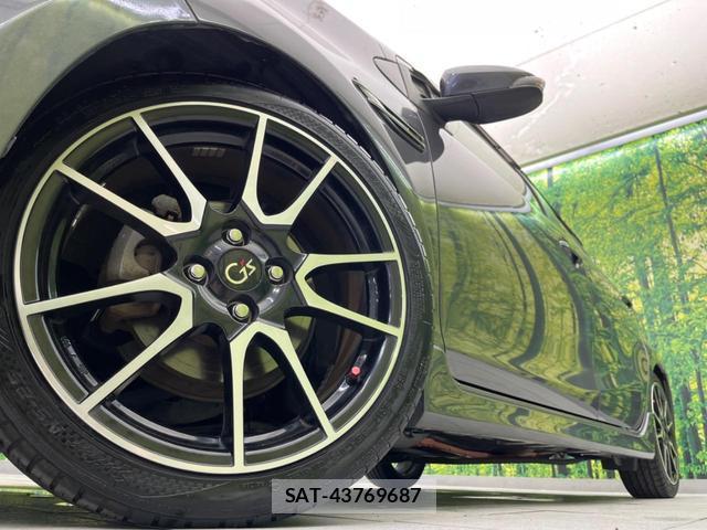 Toyota AQUA 2015-02 8071648-12