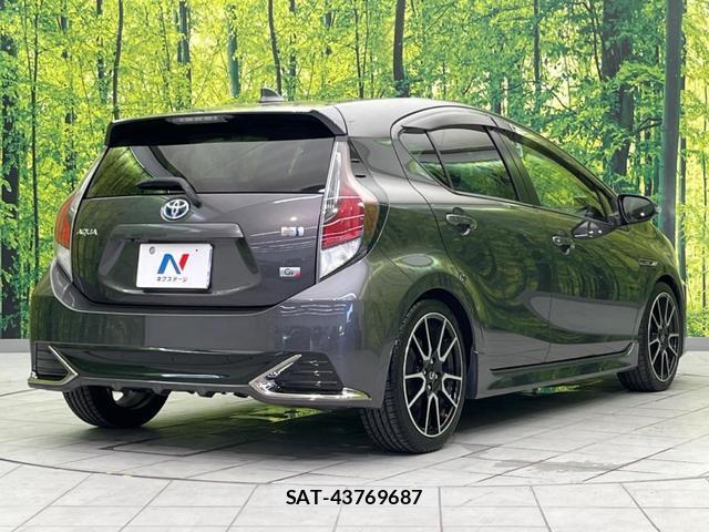 Toyota AQUA 2015-02 8071648-16