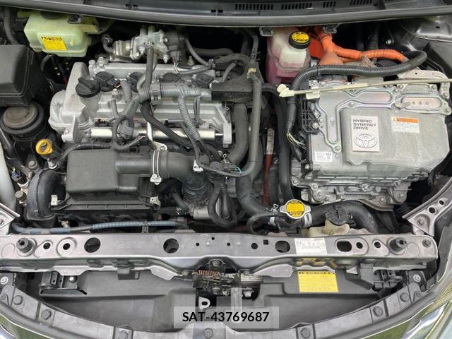Toyota AQUA 2015-02 8071648-17