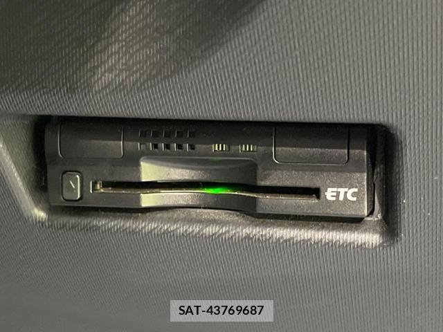 Toyota AQUA 2015-02 8071648-4