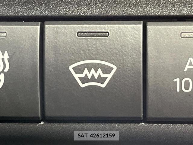 Toyota AQUA 2025-11 8072037-5