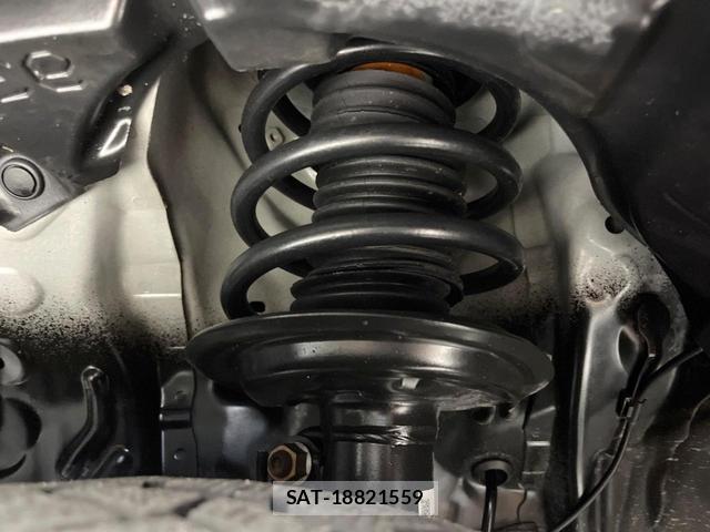 Toyota AQUA 2015-07 8072081-19