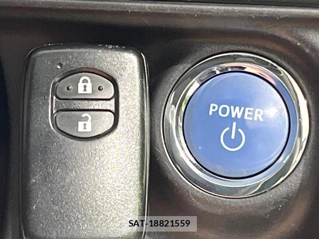 Toyota AQUA 2015-07 8072081-6