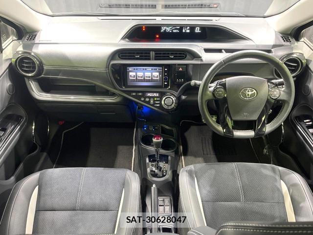Toyota AQUA 2015-08 8072083-1