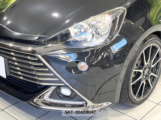 Toyota AQUA 2015-08 8072083-11
