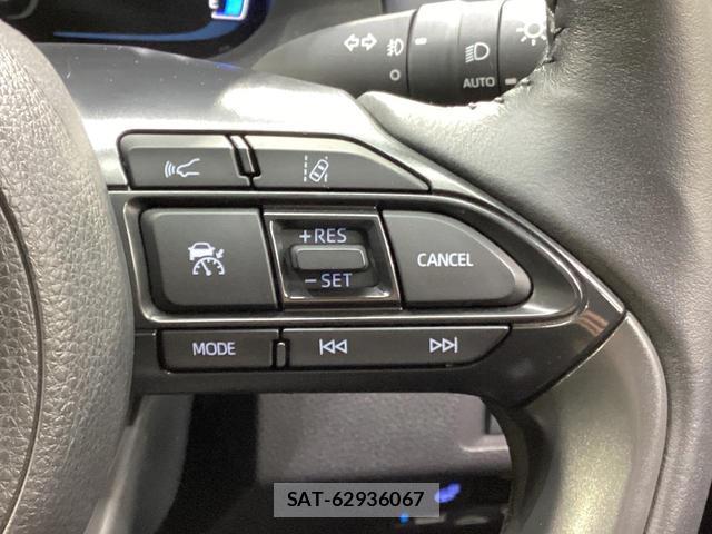 Toyota AQUA 2022-10 8072094-6