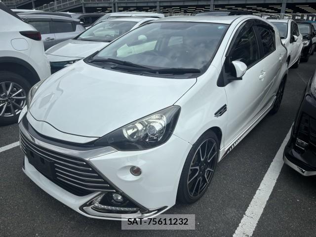 Toyota AQUA 2015-04 8072133-0
