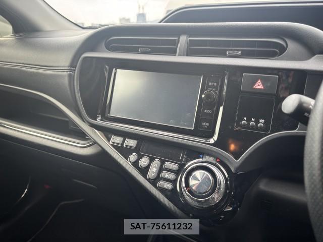 Toyota AQUA 2015-04 8072133-8