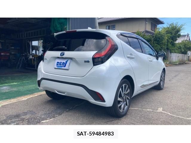 Toyota AQUA 2021-11 8072181-12
