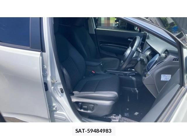 Toyota AQUA 2021-11 8072181-5