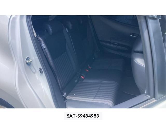 Toyota AQUA 2021-11 8072181-6