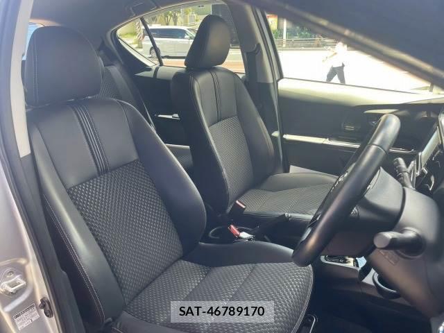 Toyota AQUA 2018-02 8072604-10