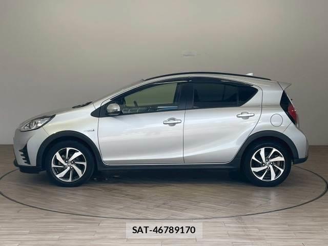 Toyota AQUA 2018-02 8072604-15