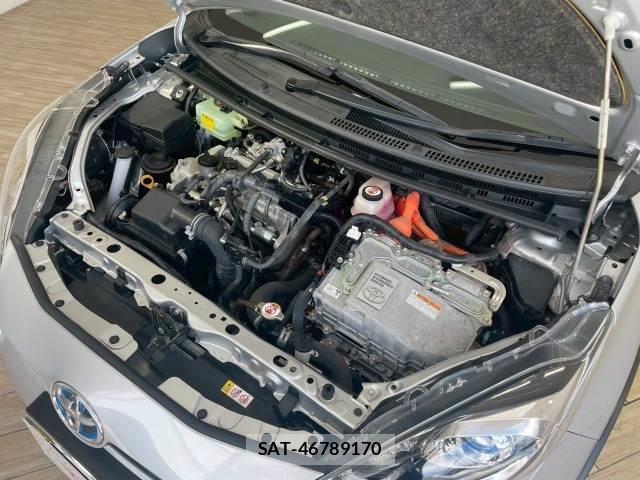 Toyota AQUA 2018-02 8072604-19