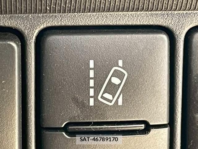 Toyota AQUA 2018-02 8072604-4
