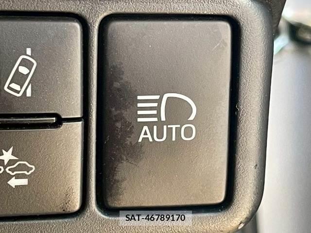 Toyota AQUA 2018-02 8072604-6