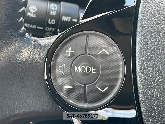 Toyota AQUA 2018-02 8072604-8
