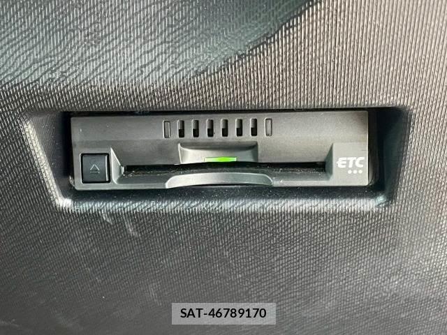 Toyota AQUA 2018-02 8072604-9