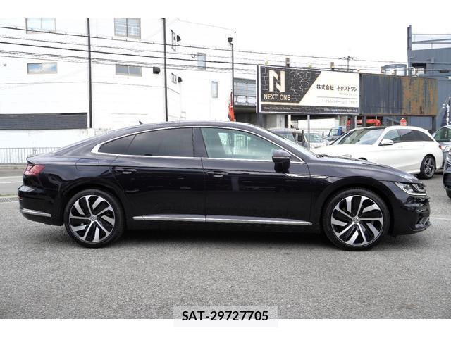 VolksWagen ARTEON 2018-04 8071918-3