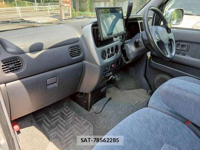 Daihatsu ATRAI WAGON 2003-11 8070989-8