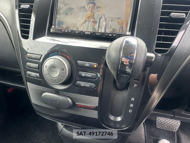Mazda BIANTE 2013-09 8070873-19