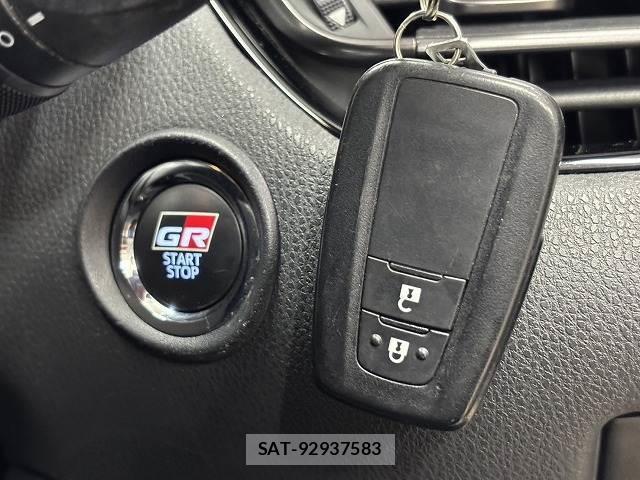 Toyota C-HR 2019-10 8071033-11