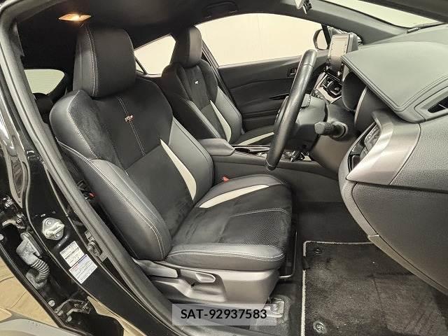 Toyota C-HR 2019-10 8071033-4