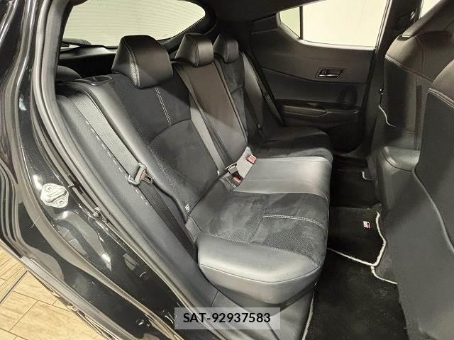 Toyota C-HR 2019-10 8071033-5