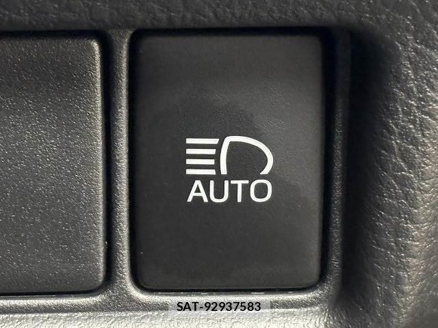 Toyota C-HR 2019-10 8071033-9
