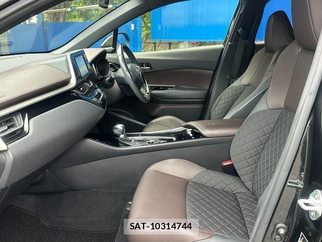 Toyota C-HR 2017-06 8071557-10