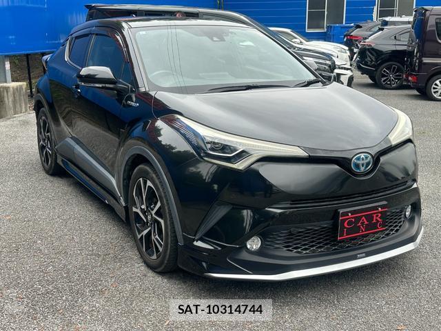 Toyota C-HR 2017-06 8071557-2