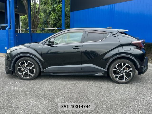 Toyota C-HR 2017-06 8071557-7