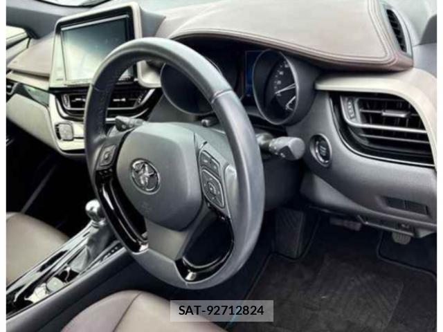 Toyota C-HR 2018-07 8071769-2