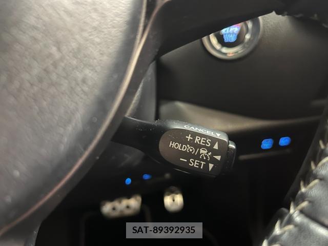 Toyota C-HR 2019-11 8072070-11
