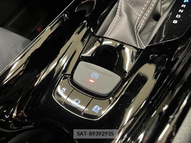 Toyota C-HR 2019-11 8072070-14