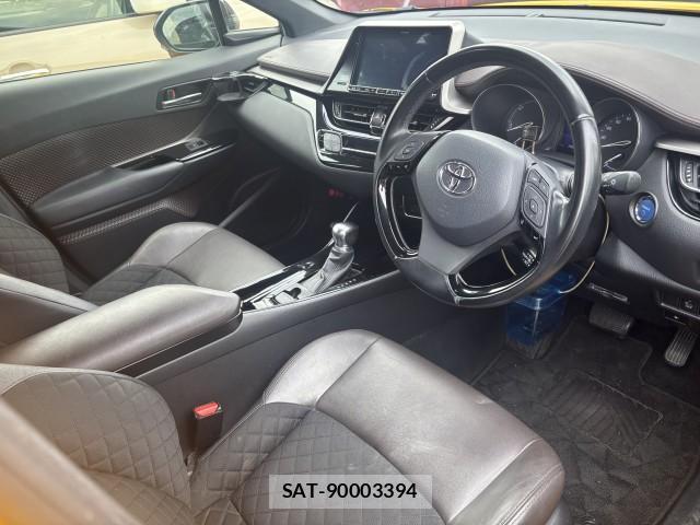 Toyota C-HR 2017-09 8072114-10